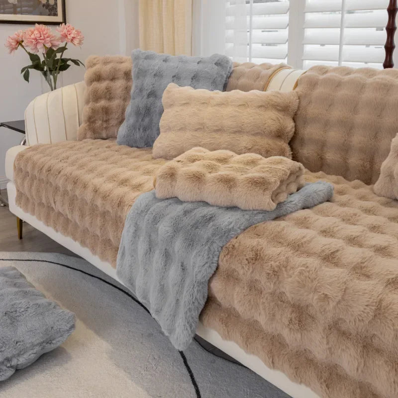 PlushyCover™ - Ylellinen sohvan päällys| Uskomaton mukavuus ja pehmeys!